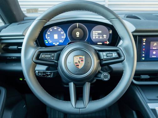 Jet Black 2026 Porsche Macan Macan Electric 4