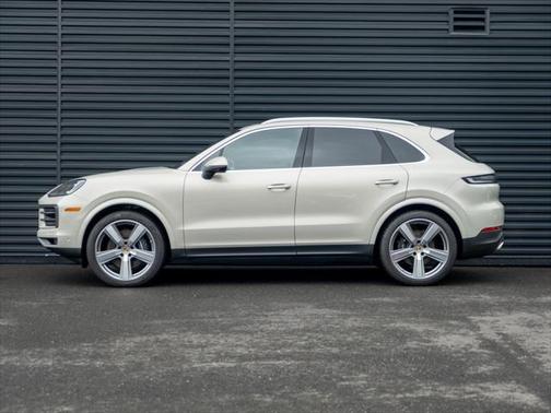 2025 Porsche Cayenne Base
