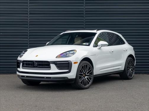 2025 Porsche Macan Base