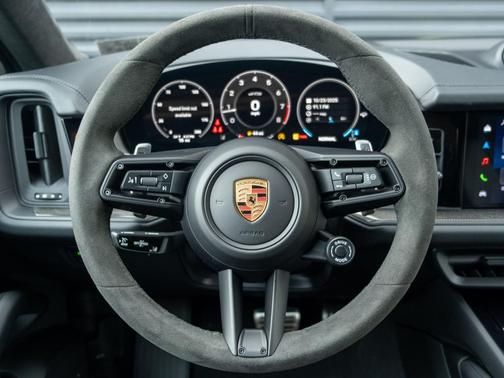 2026 Porsche Cayenne GTS