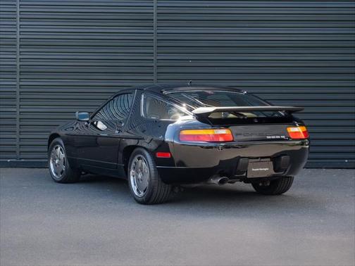 1989 Porsche 928 S4