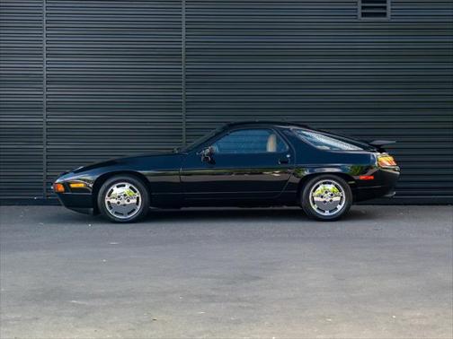 1989 Porsche 928 S4