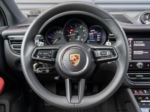 2025 Porsche Macan T