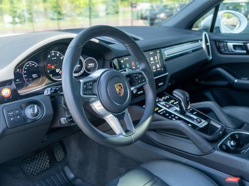 White 2022 Porsche Cayenne Platinum Edition
