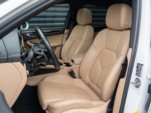 2023 Porsche Macan T
