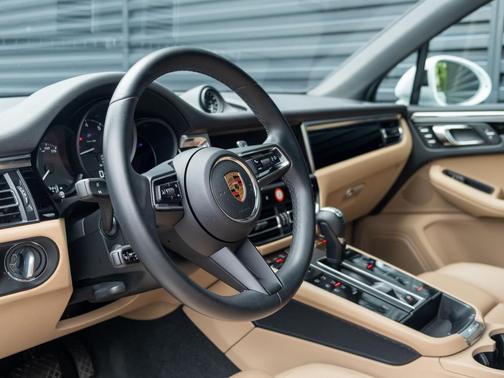 2023 Porsche Macan T