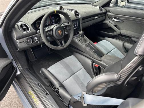 2023 Porsche 718 Cayman GT4 RS