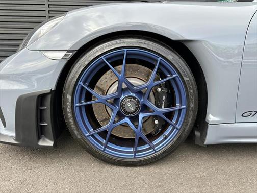 2023 Porsche 718 Cayman GT4 RS