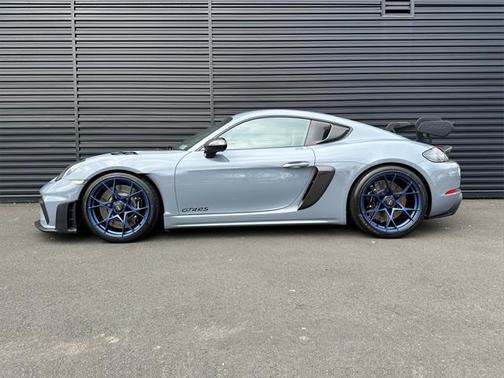 2023 Porsche 718 Cayman GT4 RS