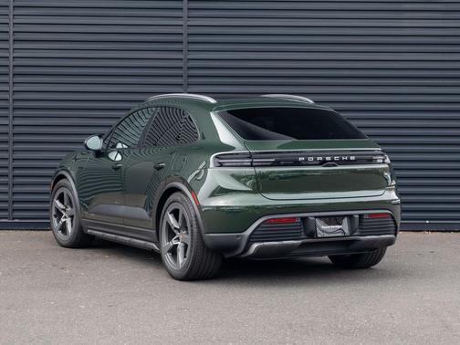 2025 Porsche Macan 4