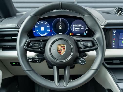 2025 Porsche Macan 4