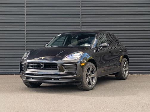 Jet Black Metallic 2026 Porsche Macan Macan