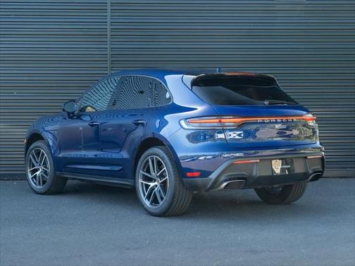 2025 Porsche Macan Base