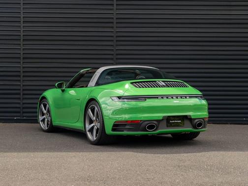 Paint to Sample Viper Green 2024 Porsche 911 Targa 4S