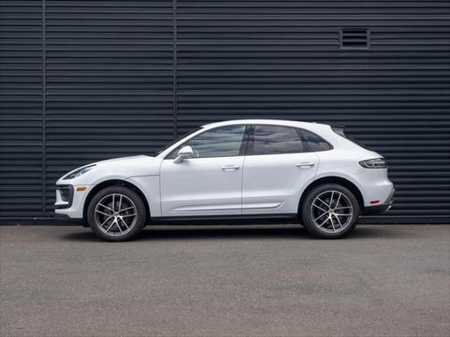 2025 Porsche Macan T