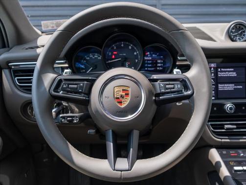 2025 Porsche Macan T
