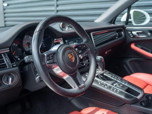 White 2021 Porsche Macan Macan