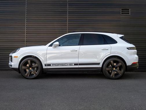 2025 Porsche Cayenne Base