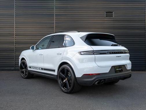 2025 Porsche Cayenne Base