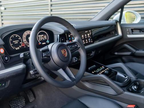 2025 Porsche Cayenne Base