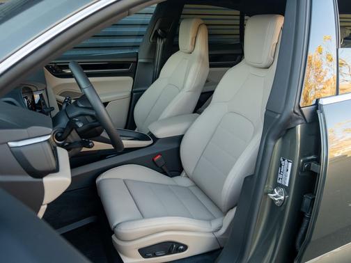 2025 Porsche Macan 4S