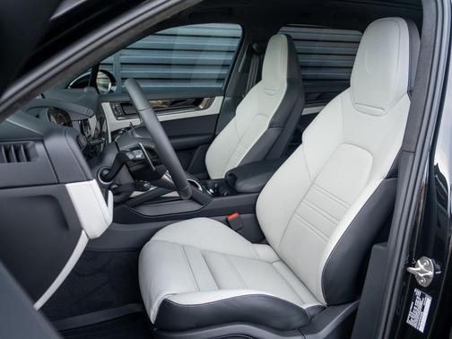 2026 Porsche Cayenne GTS