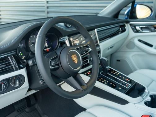 2026 Porsche Macan Macan S