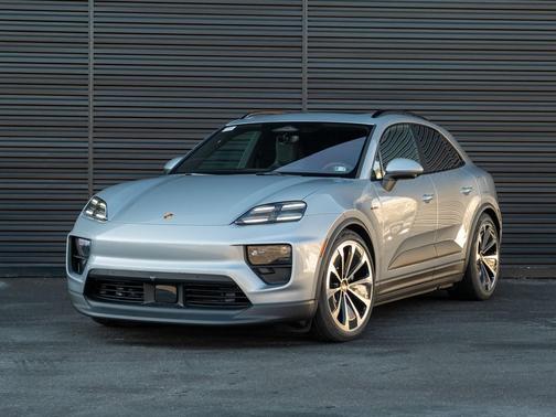 2026 Porsche Macan 4