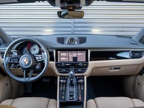 2022 Porsche Macan Base