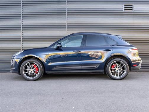 2022 Porsche Macan Base