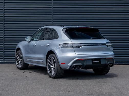 2025 Porsche Macan Base