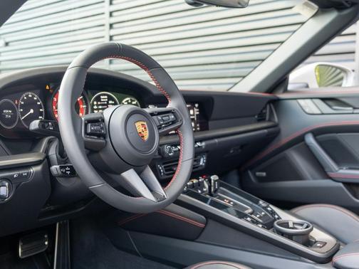 2022 Porsche 911 Targa 4 GTS