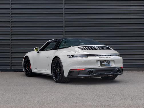 2022 Porsche 911 Targa 4 GTS