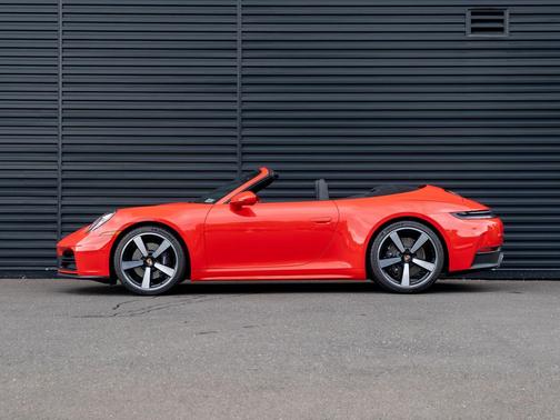 2025 Porsche 911 Carrera