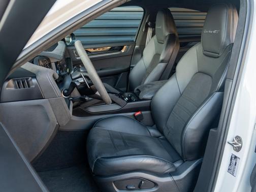 2024 Porsche Cayenne Turbo GT