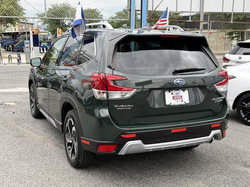 Cascade Green Silica 2023 Subaru Forester Touring