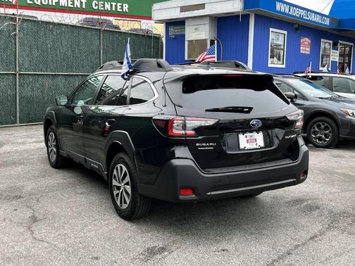 Crystal Black Silica 2025 Subaru Outback Premium