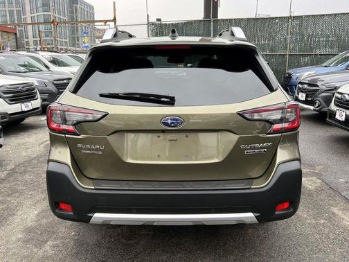 2023 Subaru Outback Touring