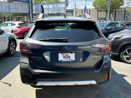 2022 Subaru Outback Touring