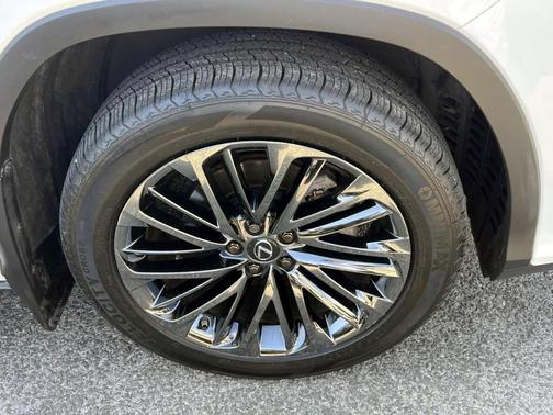 White Pearl 2022 Lexus RX 350L Base