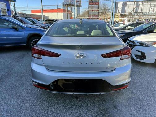 2020 Hyundai ELANTRA Limited