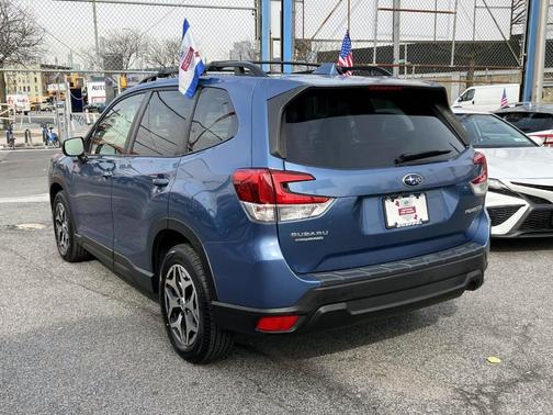 Horizon Blue Pearl 2022 Subaru Forester Premium