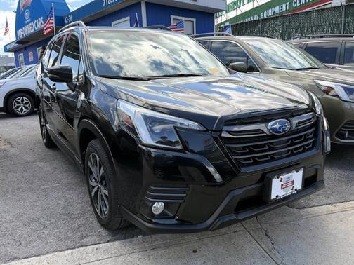 Crystal Black Silica 2023 Subaru Forester Limited