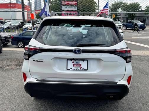 2025 Subaru Forester Base