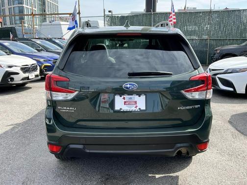 Cascade Green Silica 2023 Subaru Forester Premium
