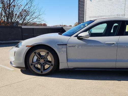 2025 Porsche Taycan Turbo