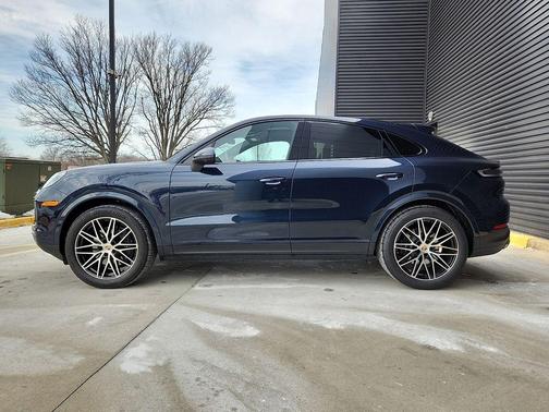 2025 Porsche Cayenne AWD