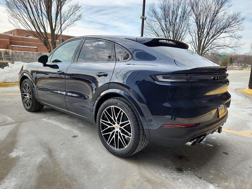 2025 Porsche Cayenne AWD