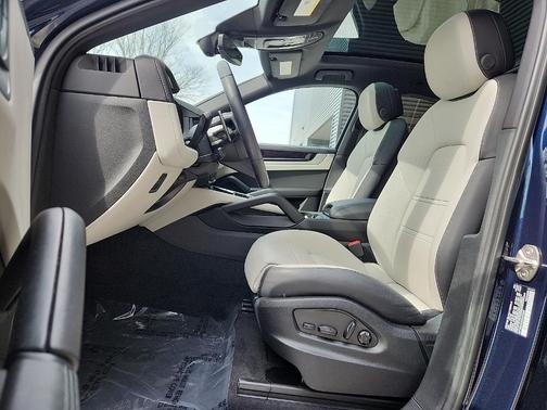 2025 Porsche Cayenne AWD