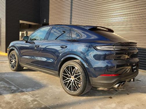 2025 Porsche Cayenne AWD